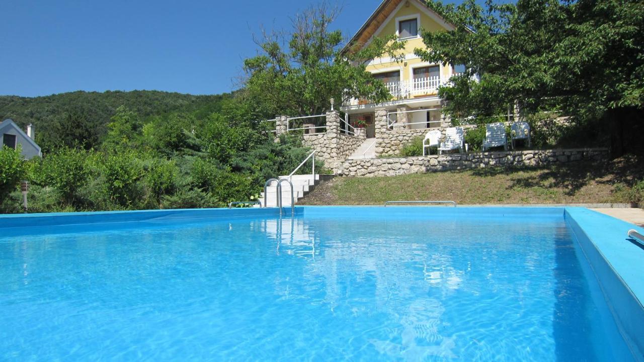 Villa Suemeg Extérieur photo