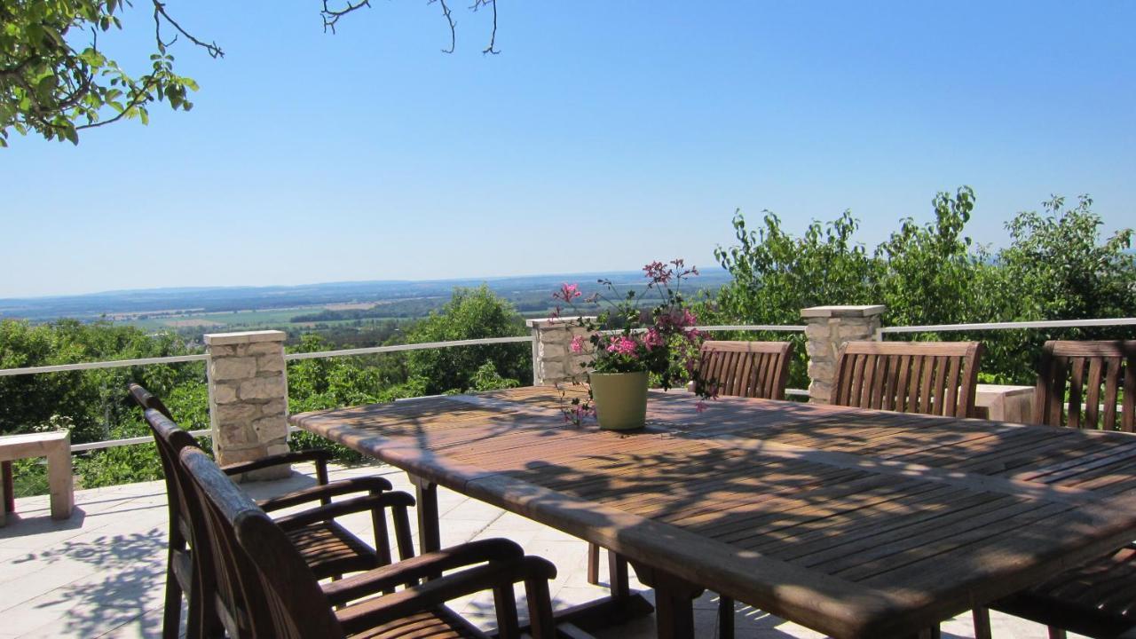 Villa Suemeg Extérieur photo